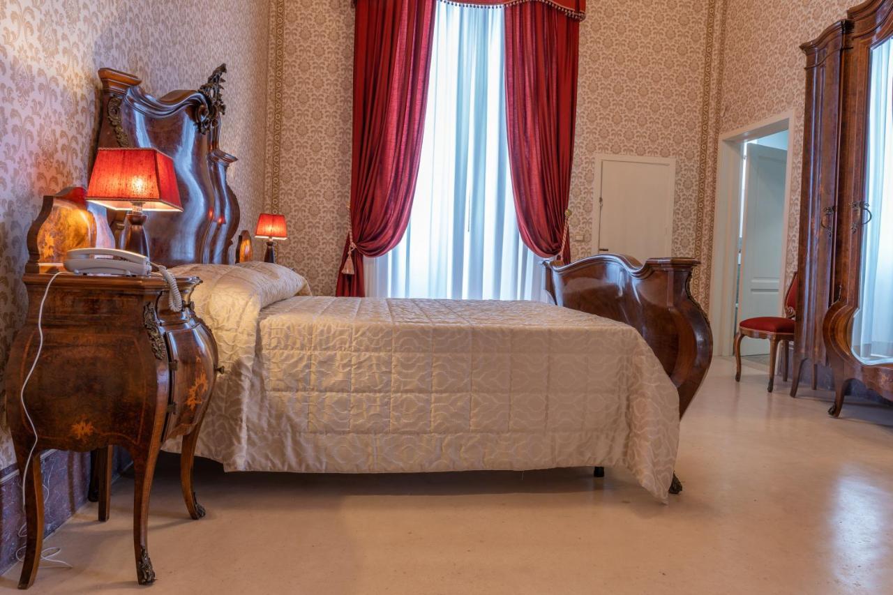 Hotel Il Cavaliere Al Borgo Antico Copertino Exterior foto
